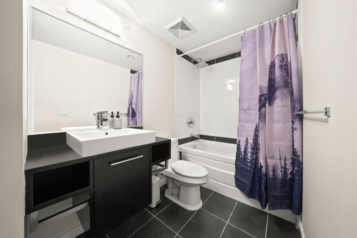 Dazzling Condo By Stadium Downtown With Free Parking Vancouver Exterior photo