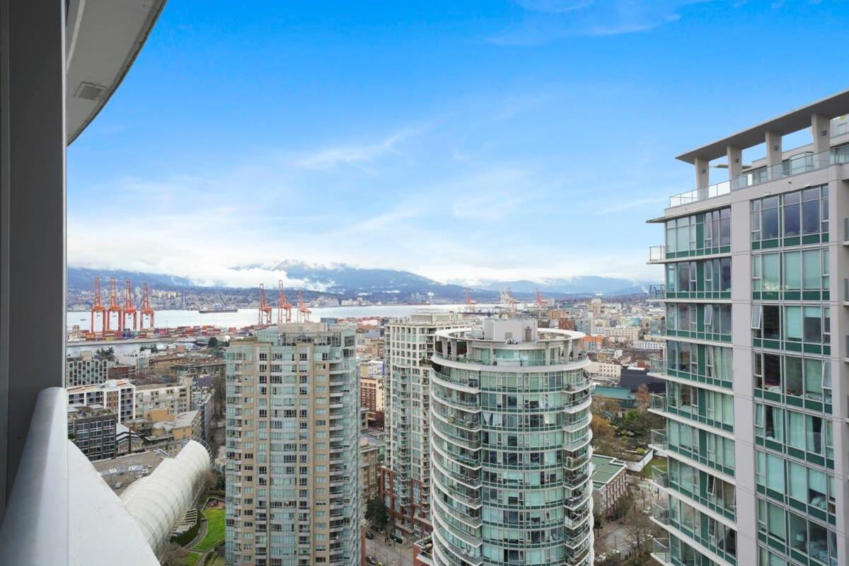 Dazzling Condo By Stadium Downtown With Free Parking Vancouver Exterior photo